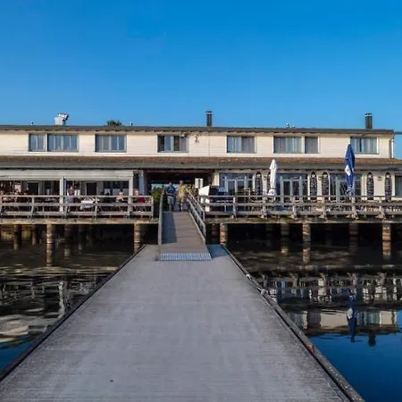 Im Hafen Pier1 Am Cospudener Bei Leipzig *